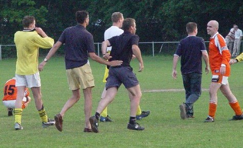 Gassel 2 - HBV 2 / seizoen '02-'03 / foto 10