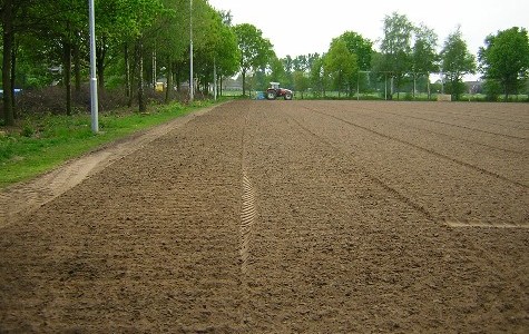 Renovatie trainingsveld en veld twee / 07 mei 2004 / foto 2