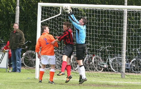 Gassel 1 - Heerewaarden 1 / seizoen '04-'05 / foto 13