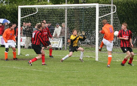 Gassel 1 - Heerewaarden 1 / seizoen '04-'05 / foto 18
