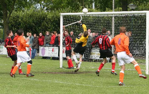 Gassel 1 - Heerewaarden 1 / seizoen '04-'05 / foto 22