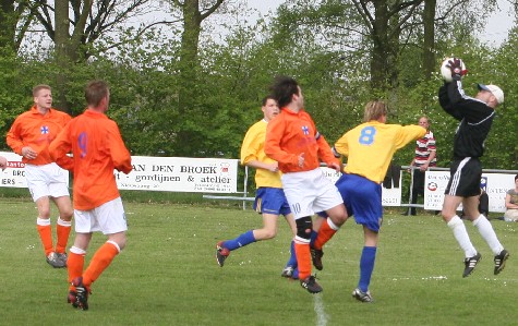Gassel 1 - SCV '58 1 / seizoen '04-'05 / foto 11