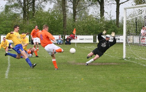 Gassel 1 - SCV '58 1 / seizoen '04-'05 / foto 15