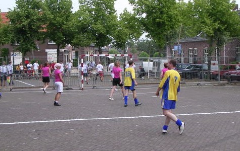 Straatvoetbaltoernooi / 03 juli 2005 / foto 3