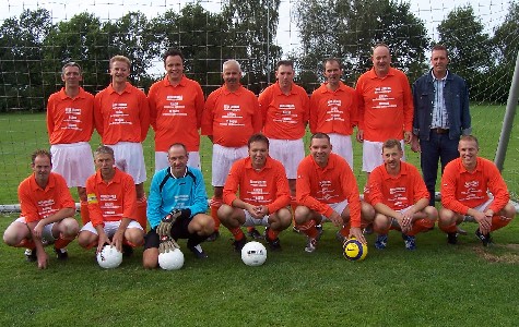 Nieuwe tenue veteranenelftal / 18 augustus 2007 / foto 25
