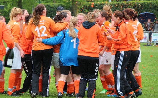 Gassel vrouwen 1 kampioen 2013-2014 / 27 april 2014 / foto 19