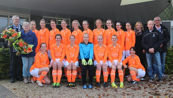 Nieuwe tenues voor Gassel vrouwen 1