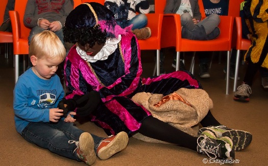 Sinterklaas bij jeugd VV Gassel / 03 december 2014 / foto 5