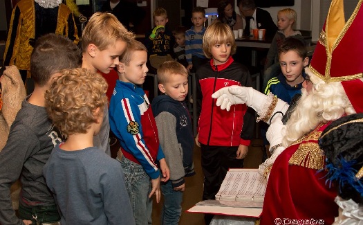 Sinterklaas bij jeugd VV Gassel / 03 december 2014 / foto 6