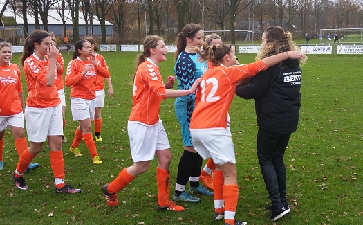Gassel MB1 najaarskampioen 2015 / 05 december 2015 / foto 6