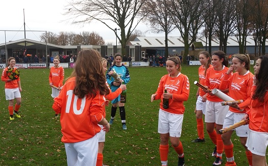 Gassel MB1 najaarskampioen 2015 / 05 december 2015 / foto 11
