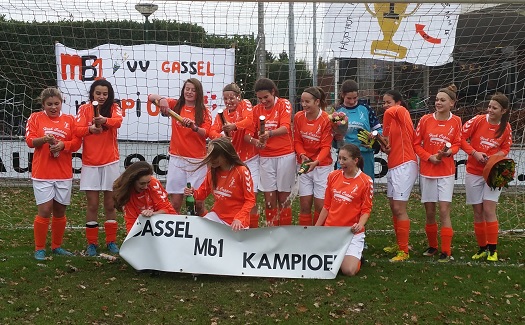 Gassel MB1 najaarskampioen 2015 / 05 december 2015 / foto 12