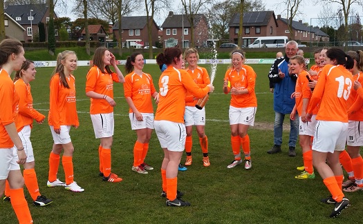 Gassel vrouwen 1 kampioen 2015-2016 / 04 mei 2016 / foto 18