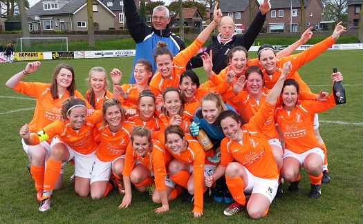 Gassel vrouwen 1 kampioen 2015-2016 / 04 mei 2016 / foto 20
