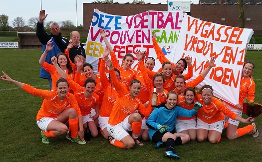 Gassel vrouwen 1 kampioen 2015-2016 / 04 mei 2016 / foto 24