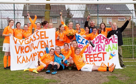 Gassel vrouwen 1 kampioen 2015-2016 / 04 mei 2016 / foto 26