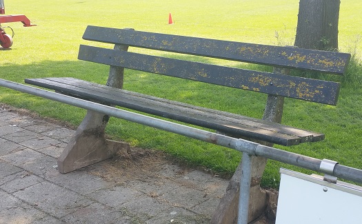 Nieuwe dug-outs hoofdveld / juni - juli 2016 / foto 3