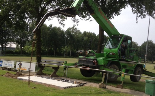 Nieuwe dug-outs hoofdveld / juni - juli 2016 / foto 9