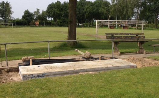 Nieuwe dug-outs hoofdveld / juni - juli 2016 / foto 10