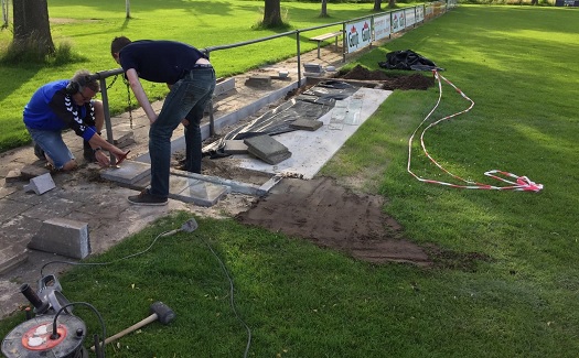 Nieuwe dug-outs hoofdveld / juni - juli 2016 / foto 11