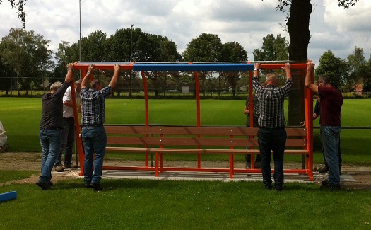 Nieuwe dug-outs hoofdveld / juni - juli 2016 / foto 15