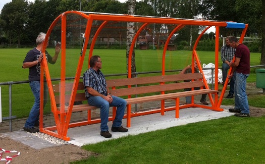 Nieuwe dug-outs hoofdveld / juni - juli 2016 / foto 17