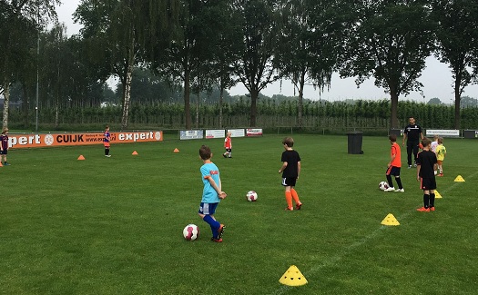 Geslaagde voetbalclinic jeugd VV Gassel