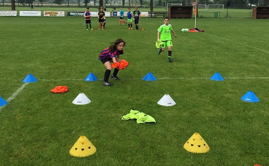 Voetbalclinic jeugd VV Gassel / 04 juni 2016 / foto 7