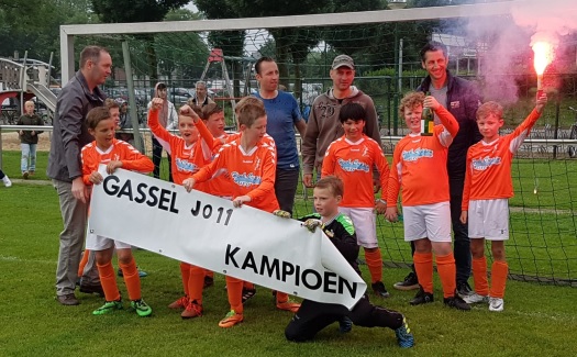 Gassel JO11-1 kampioen (foto 01)