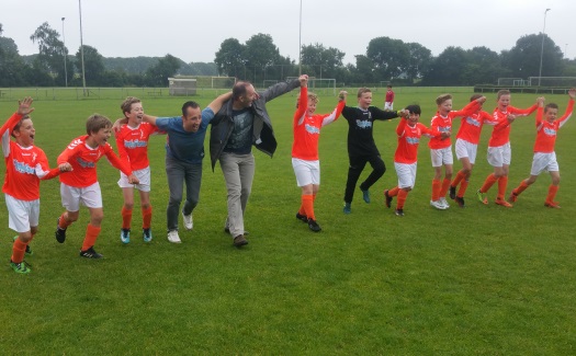 Gassel JO11-1 kampioen (foto 2)